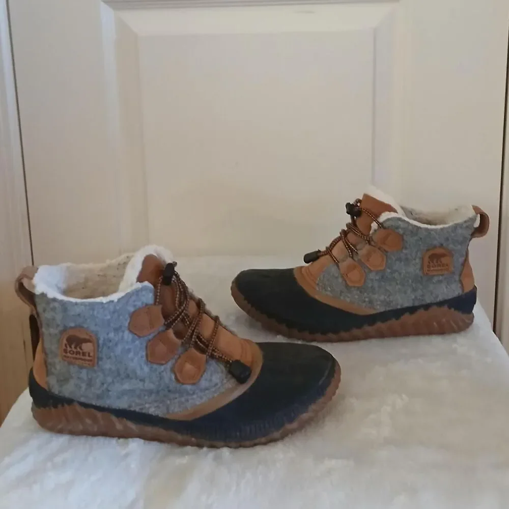 Sorel Out 'N About Plus Waterproof Duck Boots Gray Wool Tan Leather 6 Gorpcore
